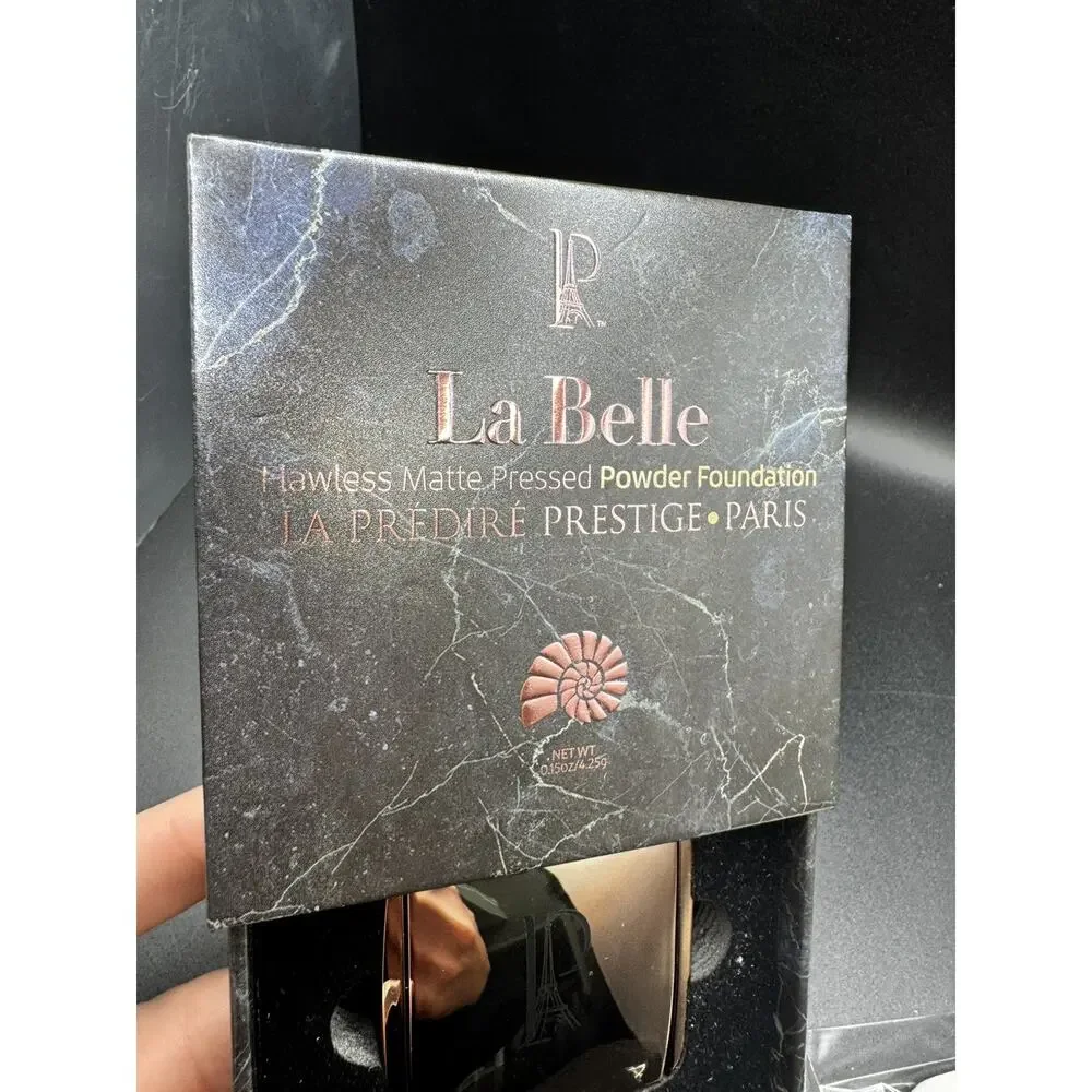 LA PREDIRE PRESTIGE PARIS La Belle Flawless Matte Pressed Powder Foundation